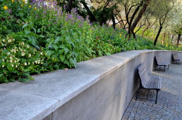 Concrete Retaining Wall Service in Lansing